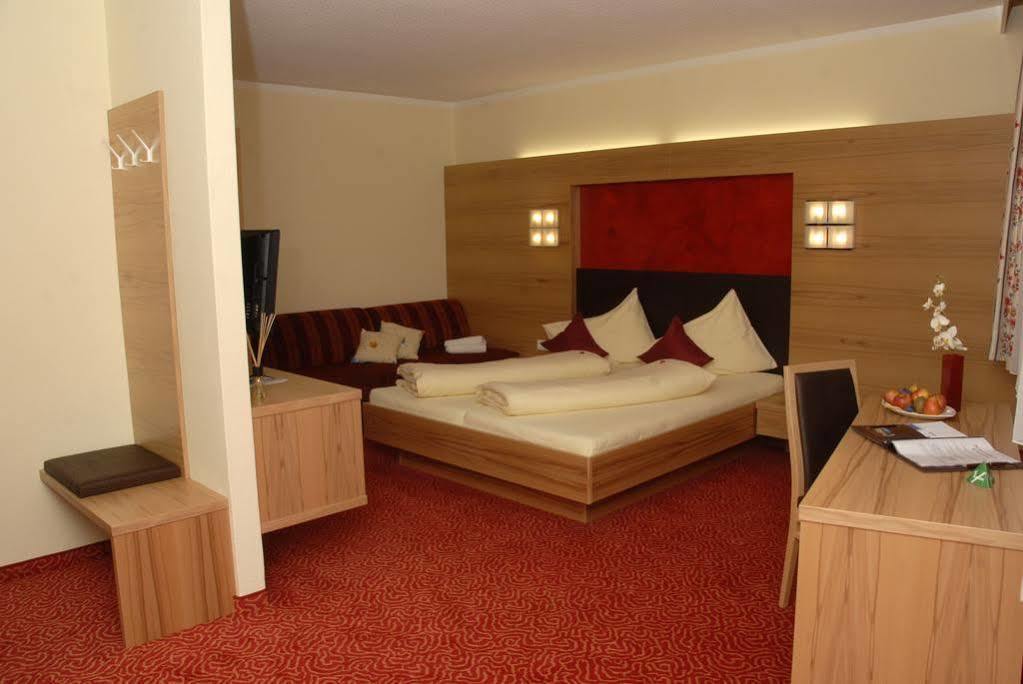 Hotel Sonnenheim Бад-Кляйнкірхгайм Екстер'єр фото